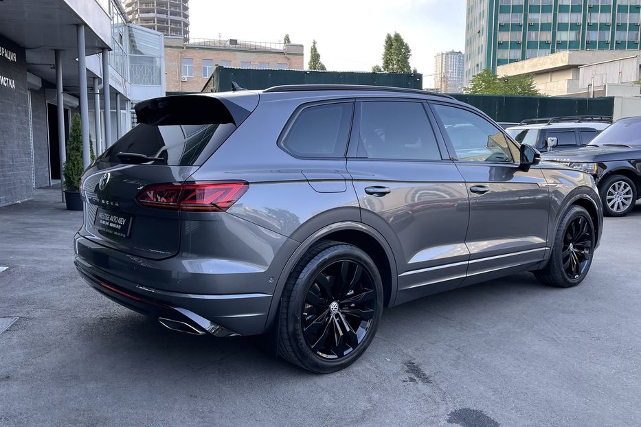 Продам Volkswagen Touareg R-Line 2018 года в Киеве