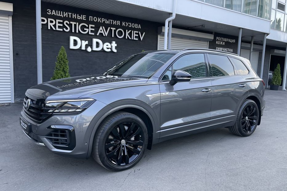 Продам Volkswagen Touareg R-Line 2018 года в Киеве