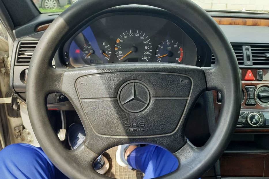 Продам Mercedes-Benz 220 1998 года в Николаеве