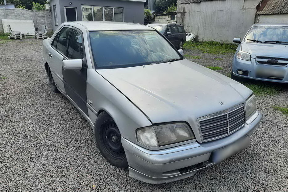 Продам Mercedes-Benz 220 1998 года в Николаеве