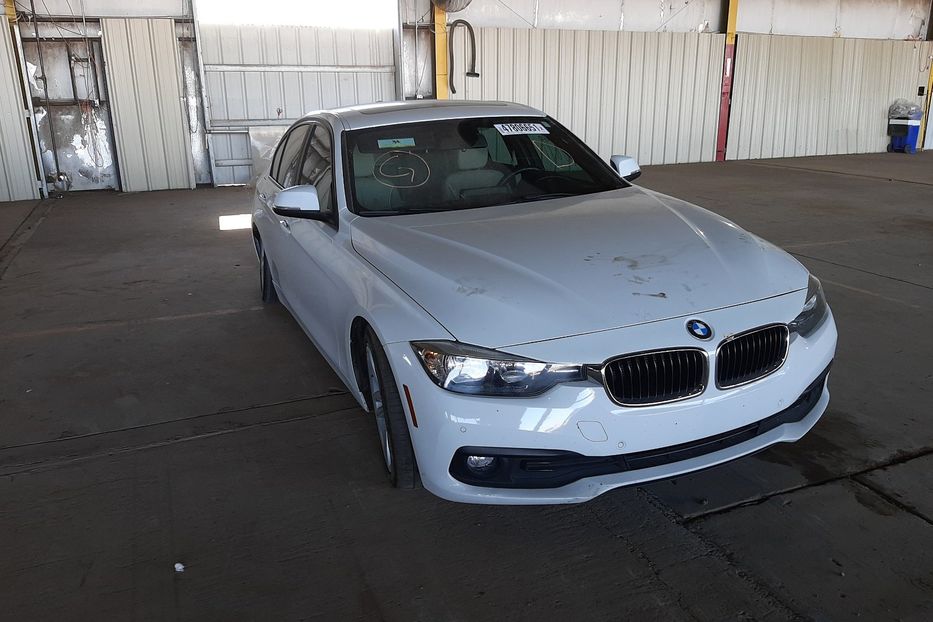 Продам BMW 320 2017 года в Киеве