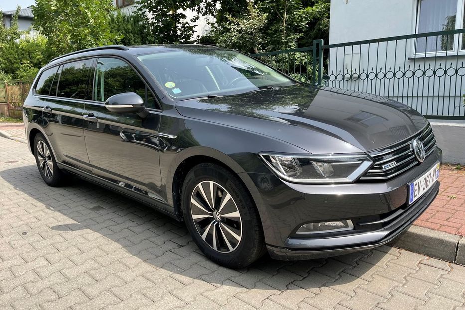 Продам Volkswagen Passat B8 Не Фарбована 2018 года в Львове