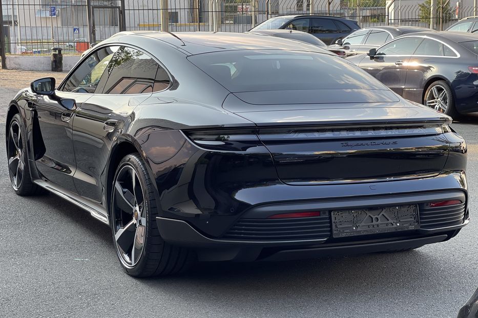 Продам Porsche Taycan TURBO S 2021 года в Киеве