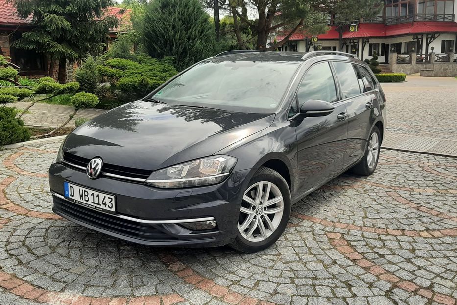 Продам Volkswagen Golf VII 2.0 Highline Automat Restail  2018 года в Львове