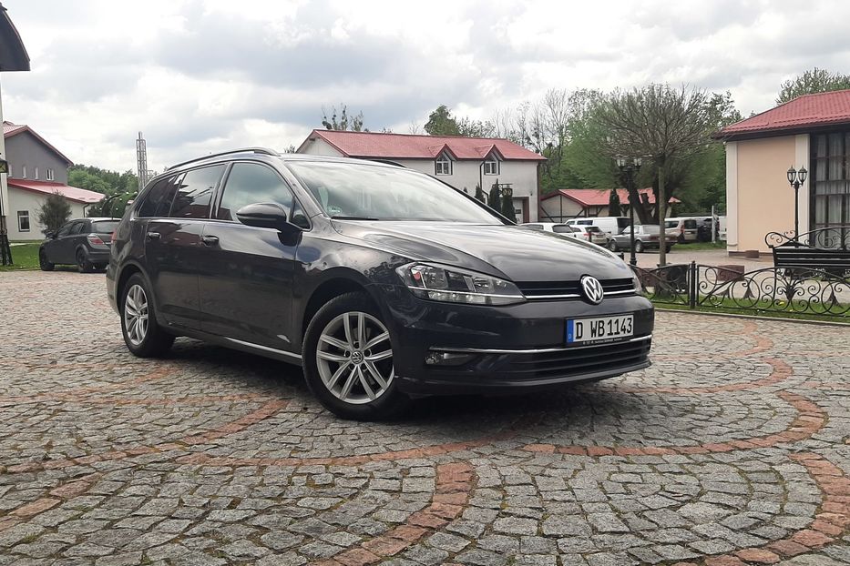 Продам Volkswagen Golf VII 2.0 Highline Automat Restail  2018 года в Львове