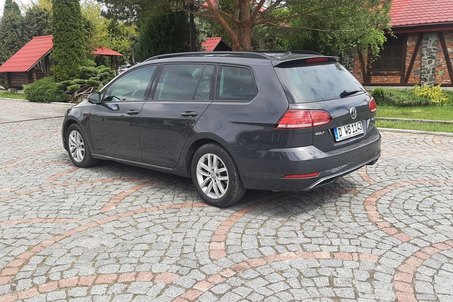 Продам Volkswagen Golf VII 2.0 Highline Automat Restail  2018 года в Львове