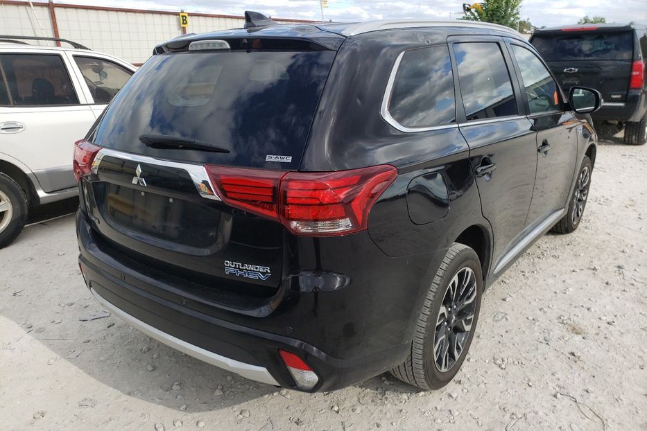 Продам Mitsubishi Outlander 2018 года в Киеве