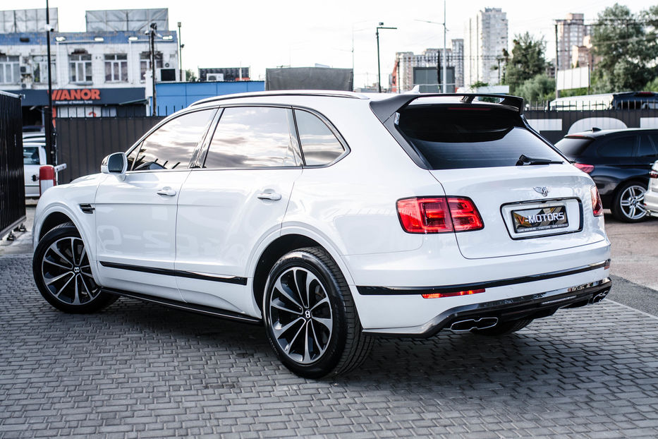 Продам Bentley Bentayga 4.0 Turbo 2018 года в Киеве