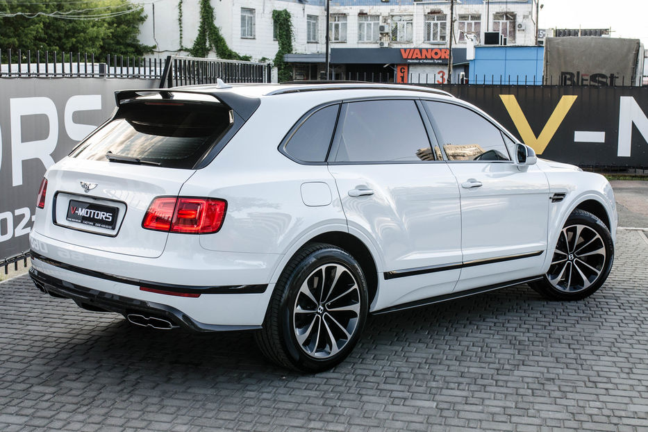 Продам Bentley Bentayga 4.0 Turbo 2018 года в Киеве