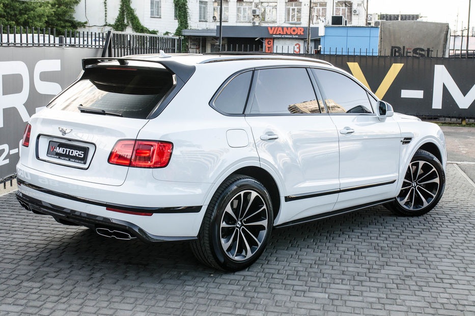 Продам Bentley Bentayga 4.0 Turbo 2018 года в Киеве