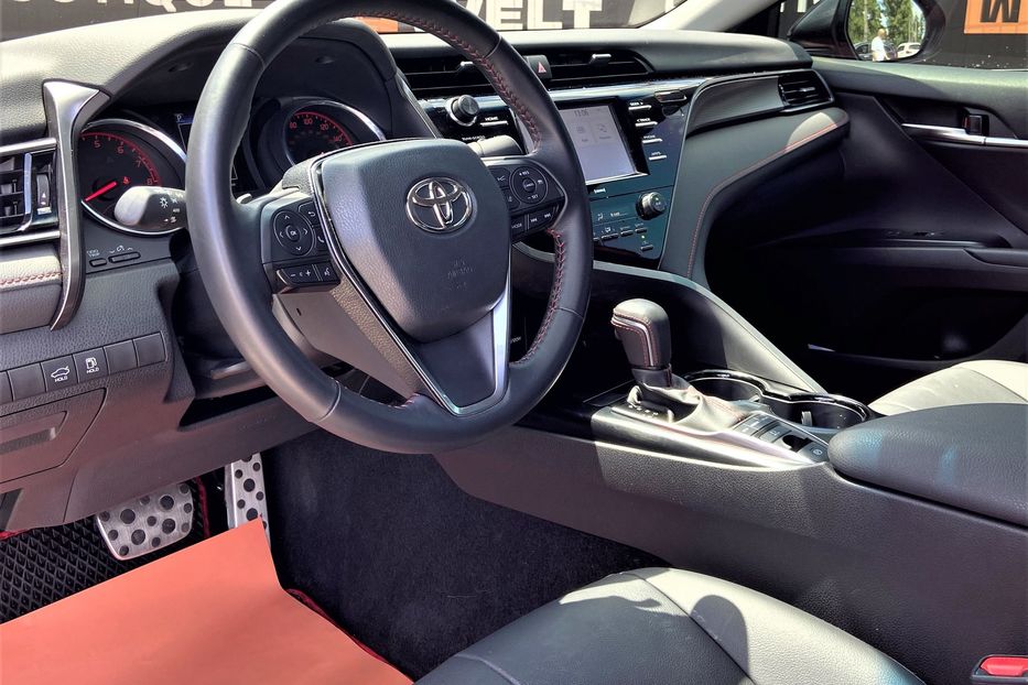 Продам Toyota Camry TRD 2020 года в Одессе
