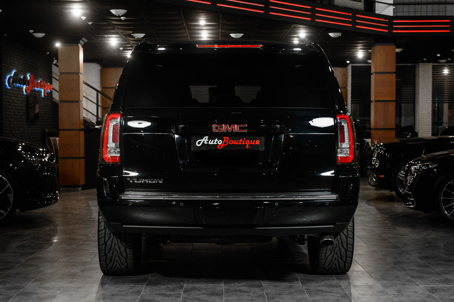 Продам GMC Yukon 2016 года в Одессе