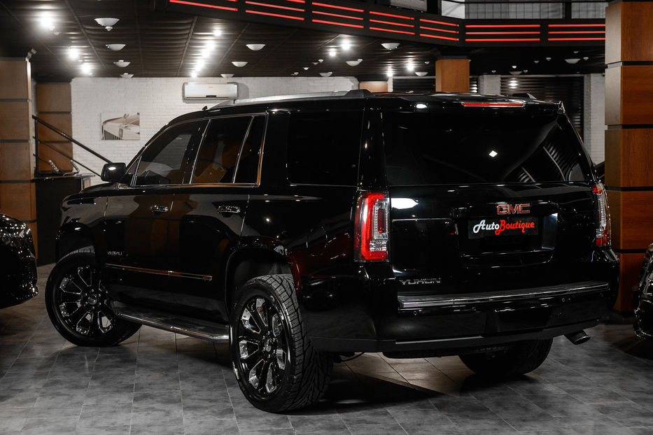 Продам GMC Yukon 2016 года в Одессе