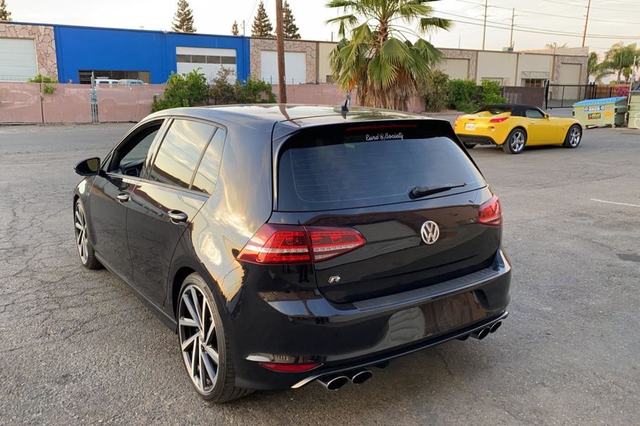 Продам Volkswagen Golf R 2016 года в Киеве