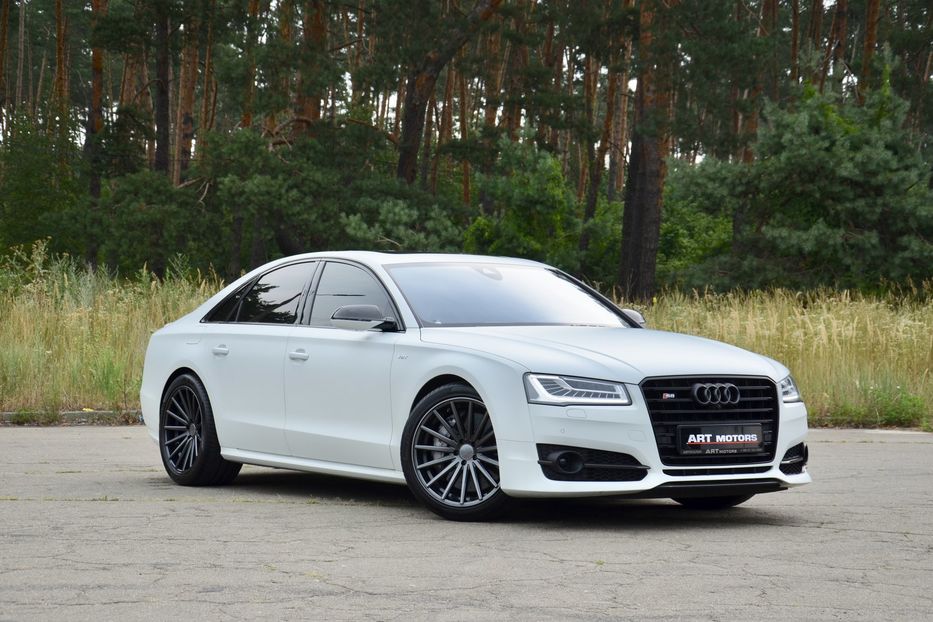 Продам Audi S8 2017 года в Киеве