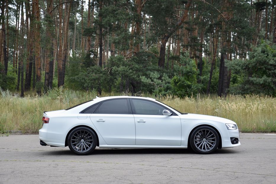 Продам Audi S8 2017 года в Киеве