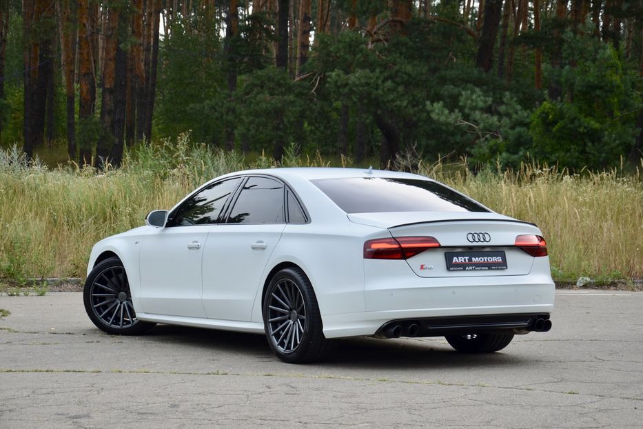 Продам Audi S8 2017 года в Киеве