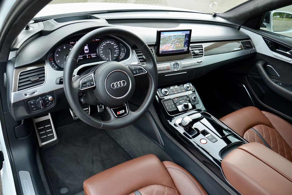 Продам Audi S8 2017 года в Киеве