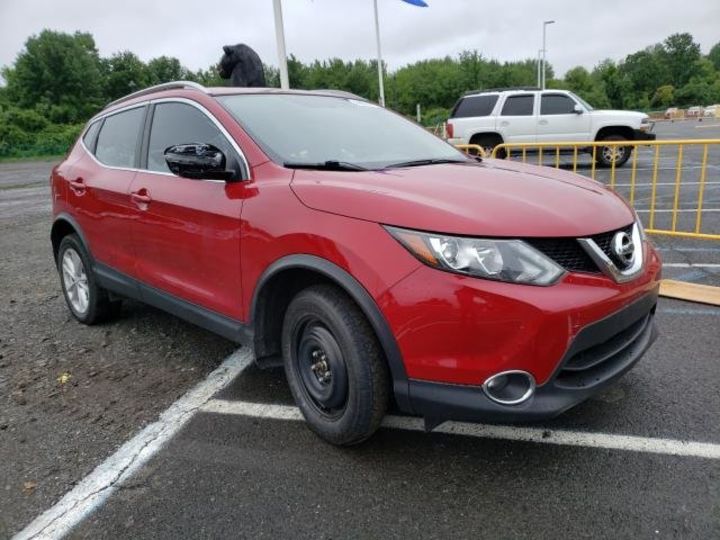 Продам Nissan Rogue Sport S 2017 года в Киеве