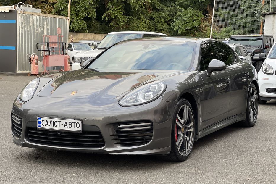 Продам Porsche Panamera GTS 2013 года в Киеве