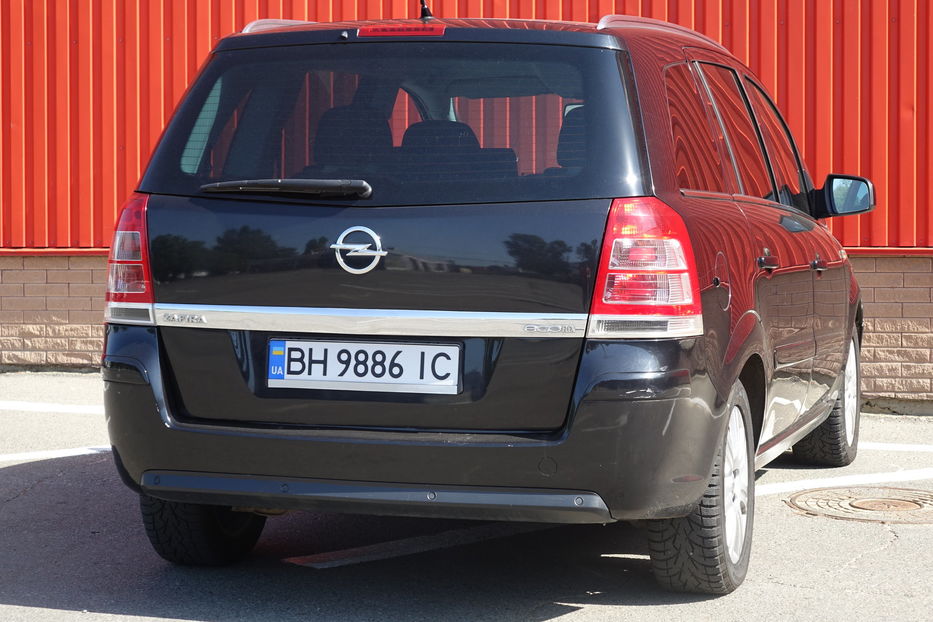 Продам Opel Zafira DIESEL 7 mest 2013 года в Одессе
