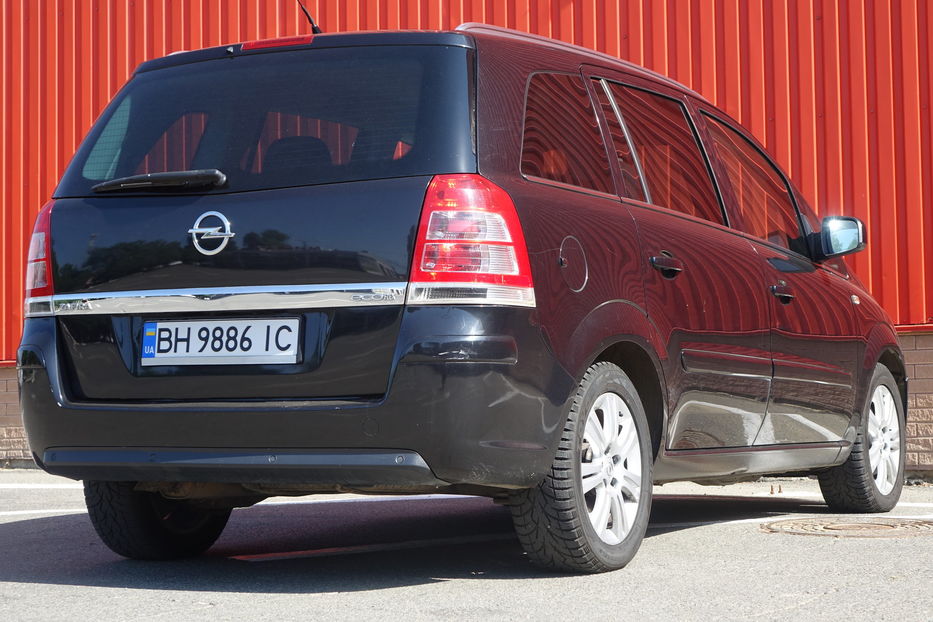 Продам Opel Zafira DIESEL 7 mest 2013 года в Одессе
