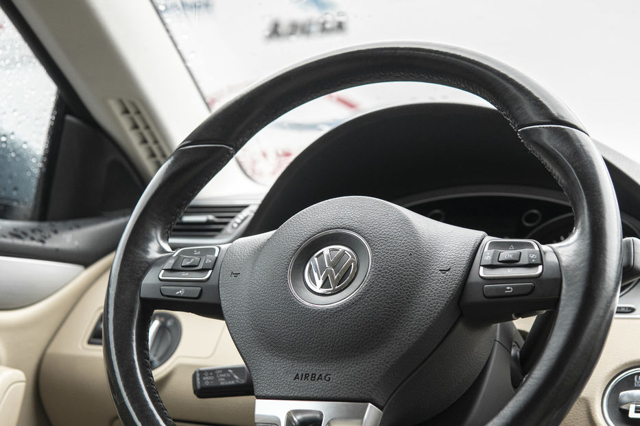 Продам Volkswagen Passat CC R-Line 2013 года в Черновцах