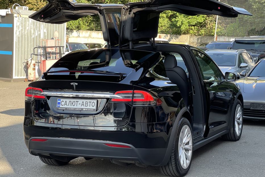 Продам Tesla Model X 100 D Dual Motor 2020 года в Киеве