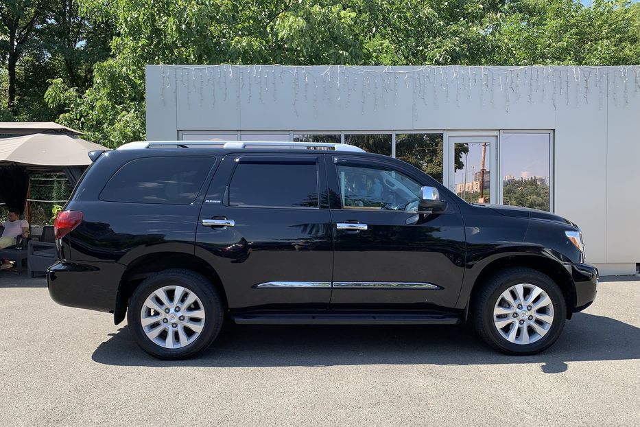 Продам Toyota Sequoia Platinum  2018 года в Киеве