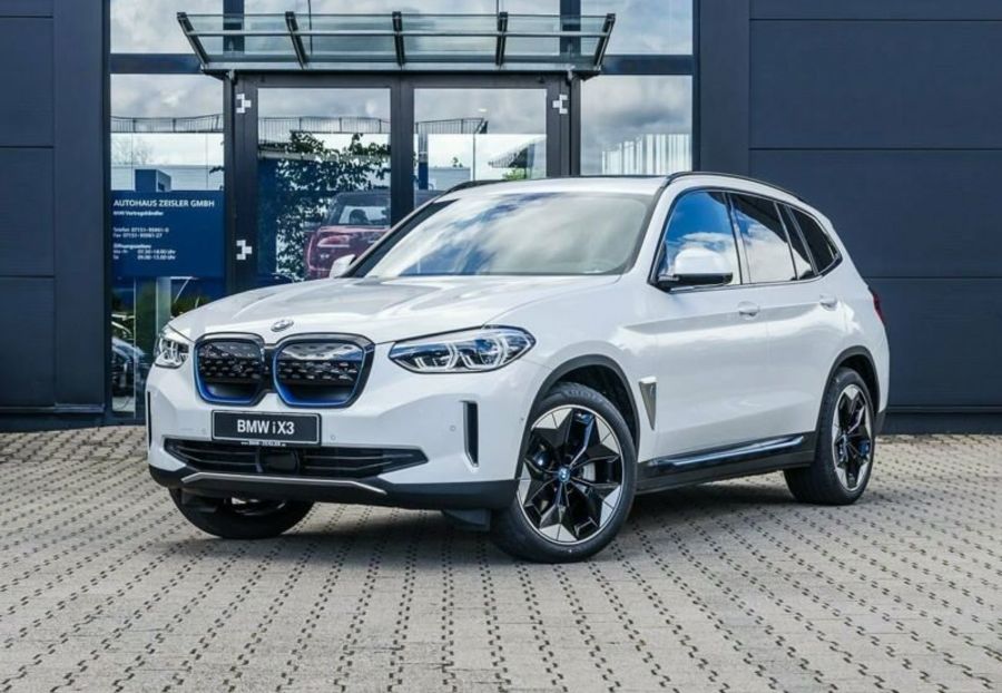 Продам BMW X3 iX3 2021 года в Киеве