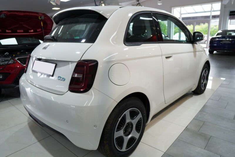Продам Fiat 500 Elektro 2021 года в Киеве