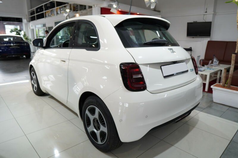 Продам Fiat 500 Elektro 2021 года в Киеве