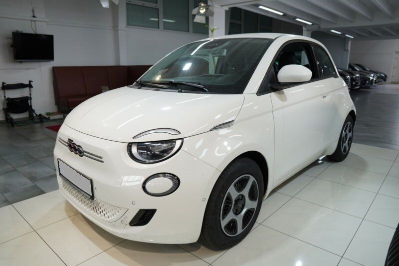 Продам Fiat 500 Elektro 2021 года в Киеве