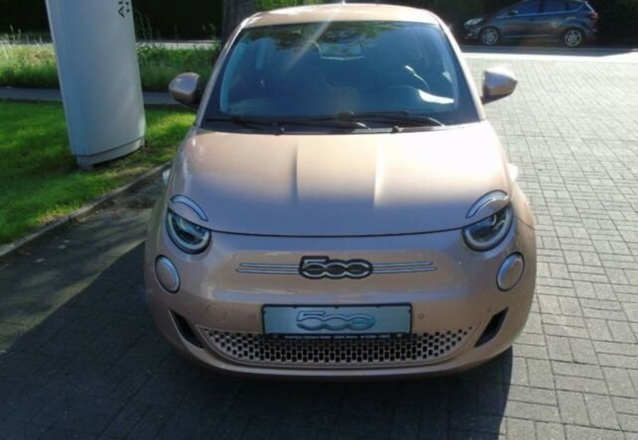 Продам Fiat 500 Elektro 3+1 2021 года в Киеве
