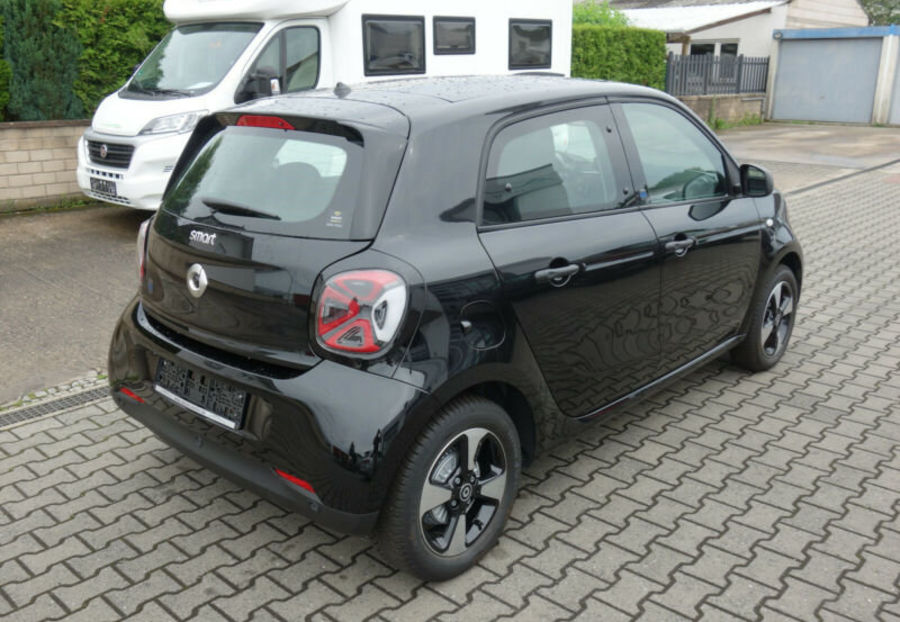 Продам Smart Forfour EQ electric 2021 года в Киеве