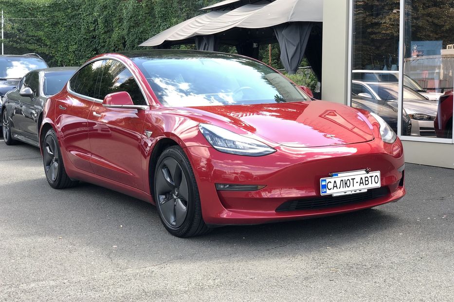Продам Tesla Model 3 Long Range DUAL MOTOR 2018 года в Киеве