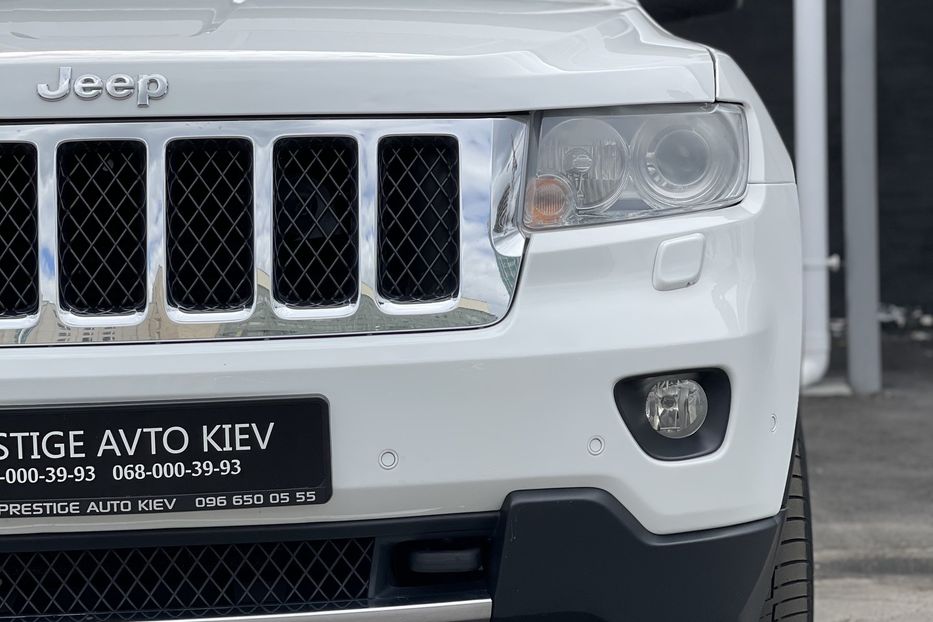 Продам Jeep Grand Cherokee Overland 2012 года в Киеве
