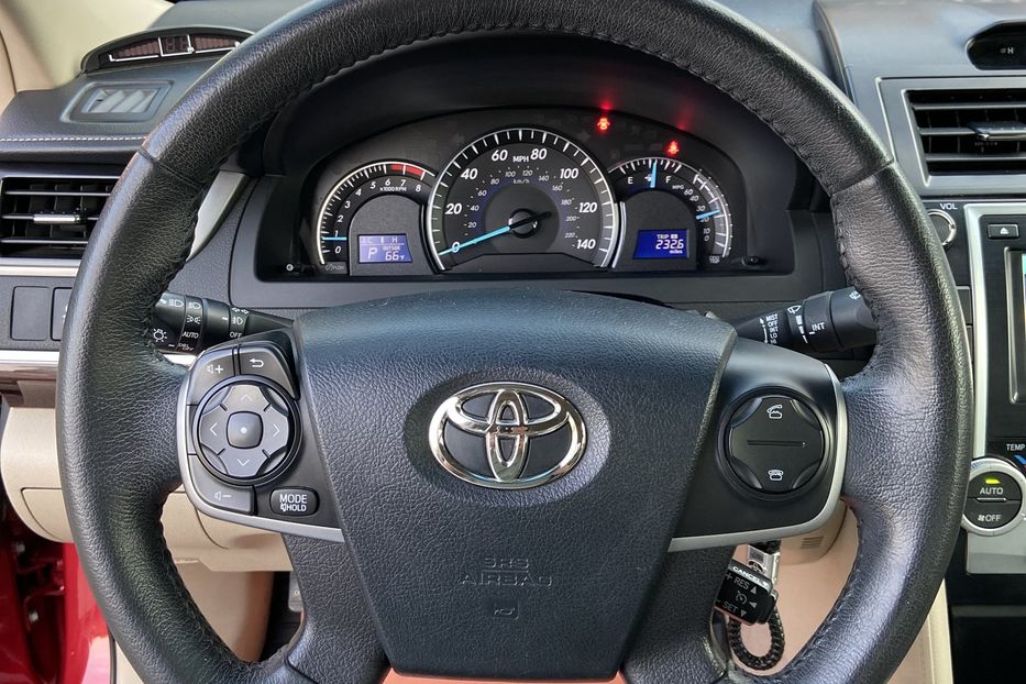 Продам Toyota Camry 2012 года в Одессе