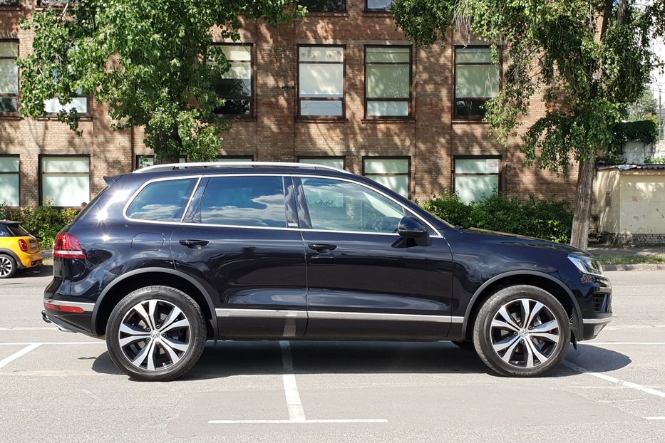 Продам Volkswagen Touareg Executive Edition 2017 года в Киеве