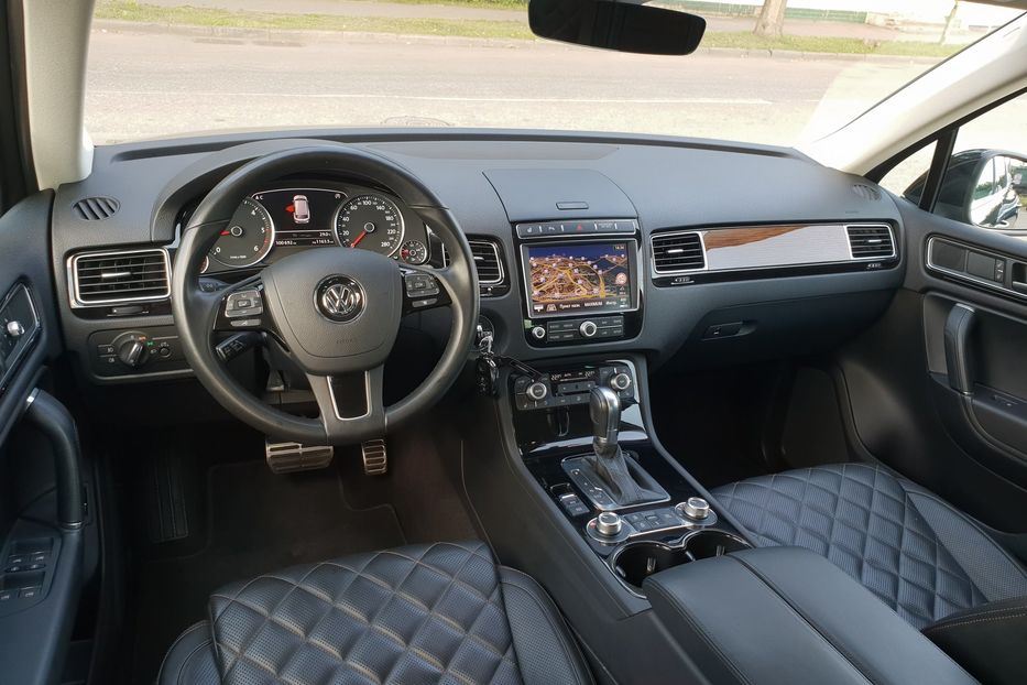 Продам Volkswagen Touareg Executive Edition 2017 года в Киеве