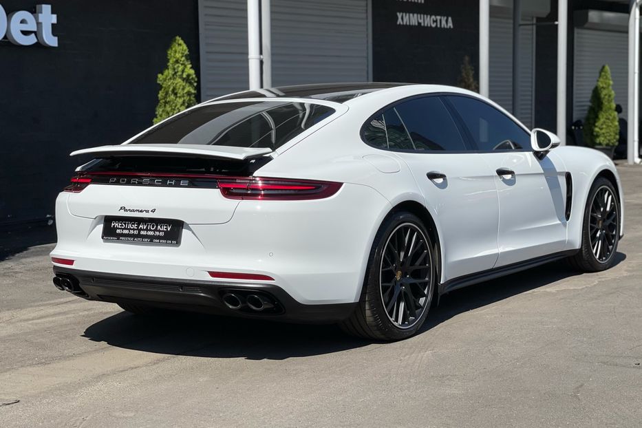 Продам Porsche Panamera 2018 года в Киеве