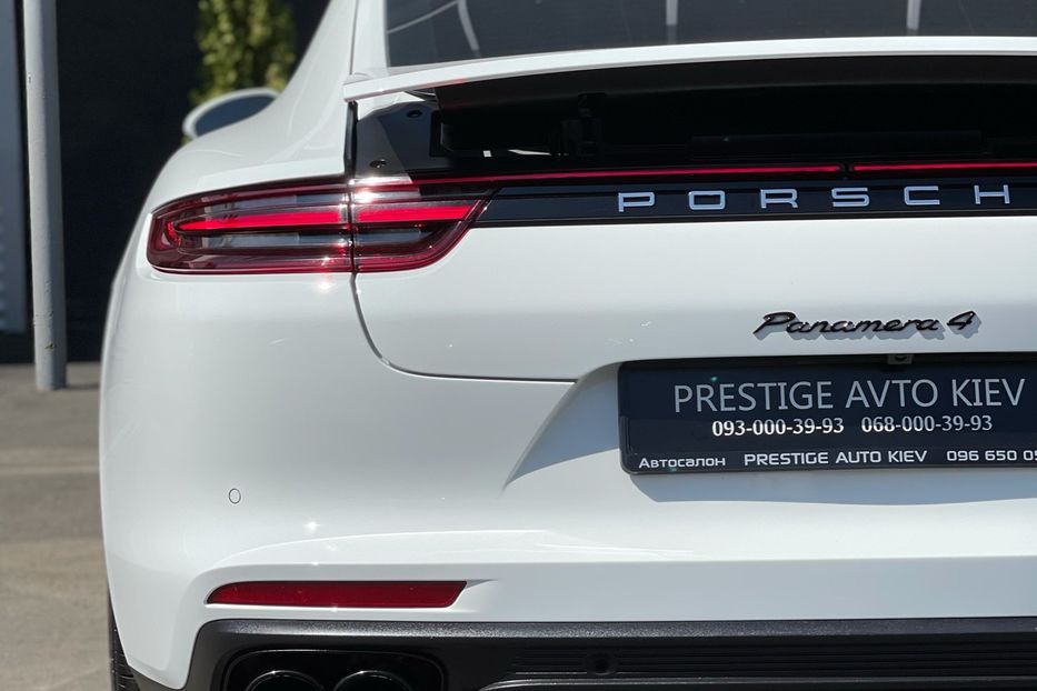 Продам Porsche Panamera 2018 года в Киеве