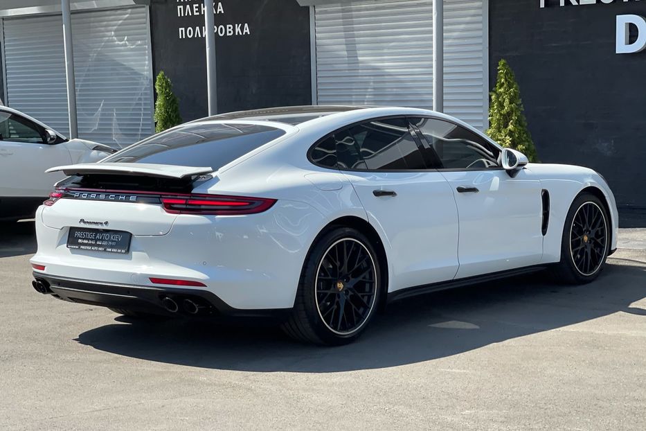 Продам Porsche Panamera 2018 года в Киеве