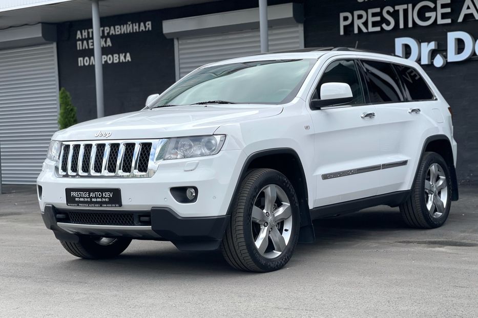 Продам Jeep Grand Cherokee Overland 2012 года в Киеве