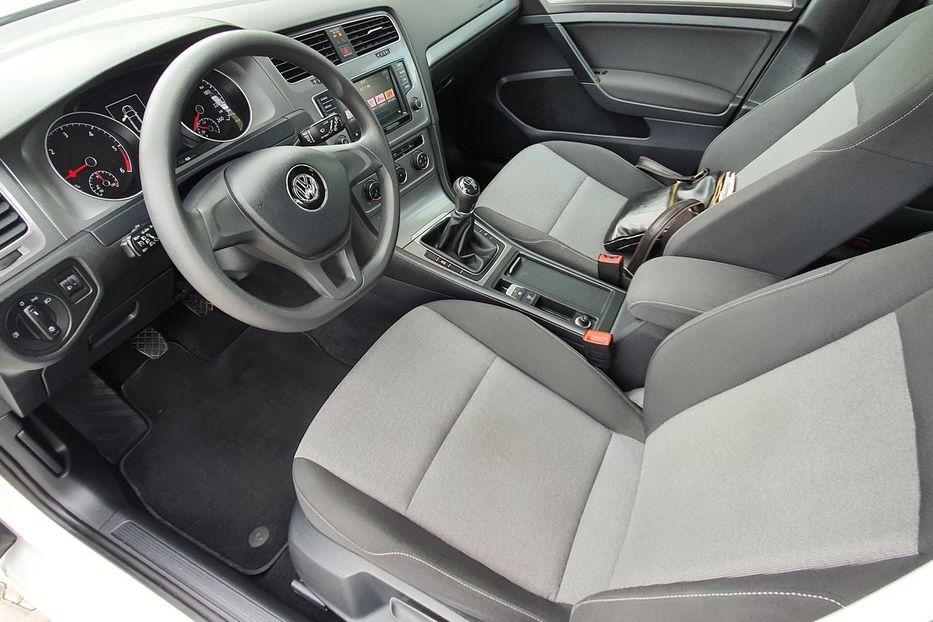 Продам Volkswagen Golf VII 2016 года в Житомире
