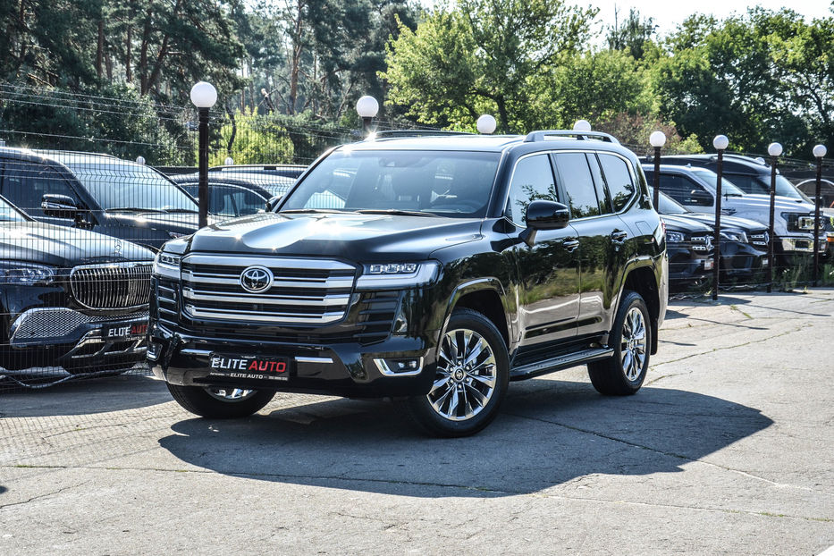 Продам Toyota Land Cruiser 300 2021 года в Киеве