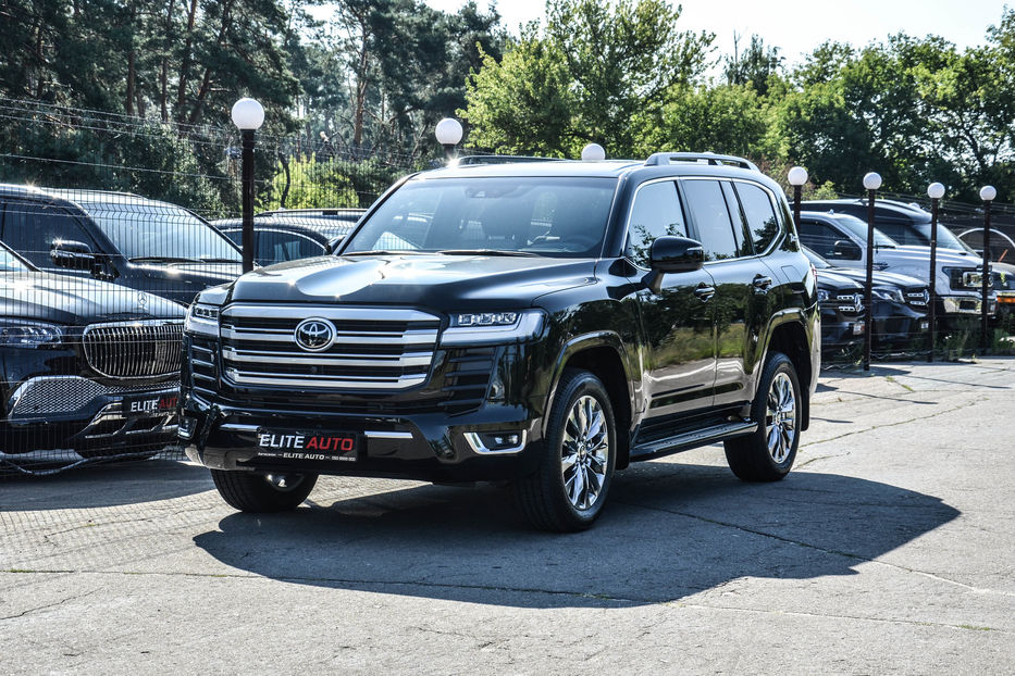 Продам Toyota Land Cruiser 300 2021 года в Киеве