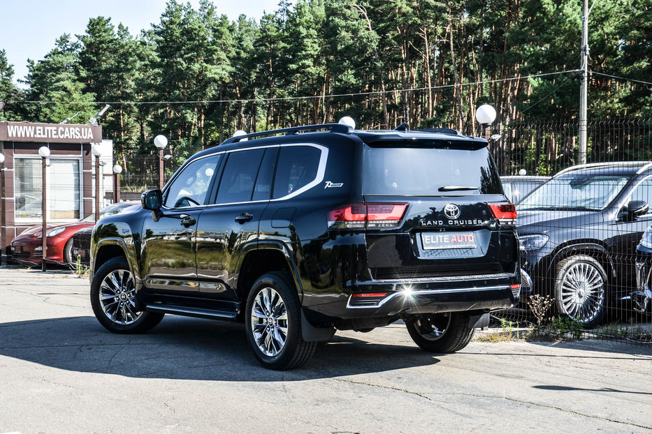 Продам Toyota Land Cruiser 300 2021 года в Киеве