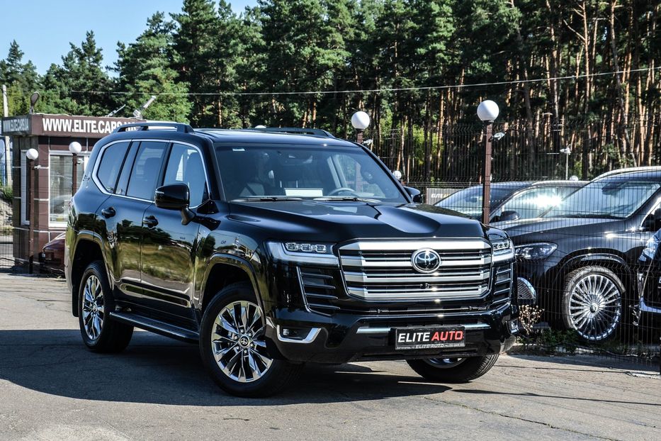 Продам Toyota Land Cruiser 300 2021 года в Киеве