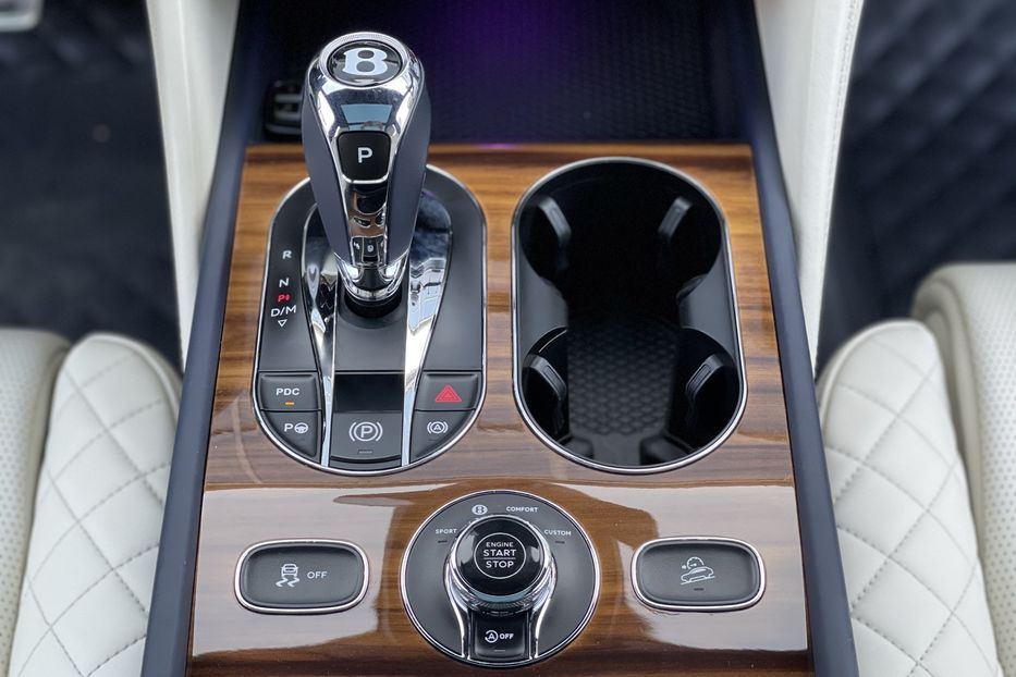 Продам Bentley Bentayga 4.0 Diesel 2017 года в Киеве